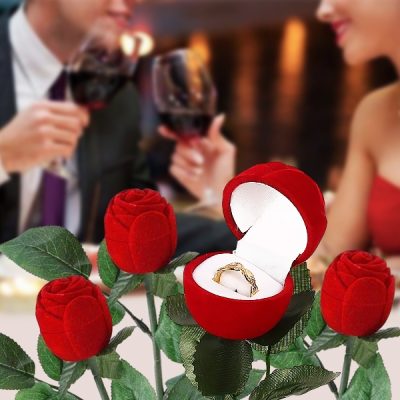 Aksamitne pudełko na pierścionek z kwiatem róży (1 szt.) | ROSABOX