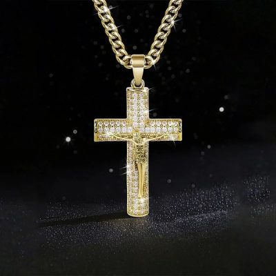 Religijny naszyjnik z krzyżykiem | SALVATORA